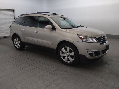 Used 2017 Chevrolet Traverse LT w/ Style and Technology Package AWD/4WD image 11
