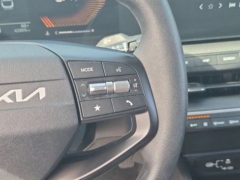 Used 2025 Kia K4 FWD image 21