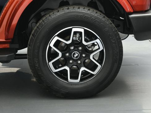 Certified 2024 Ford Bronco Outer Banks AWD/4WD image 24