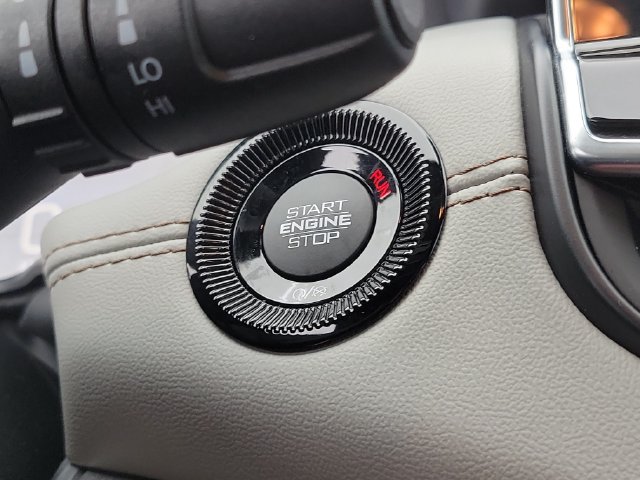 Used 2025 Jeep Compass Limited AWD/4WD image 30