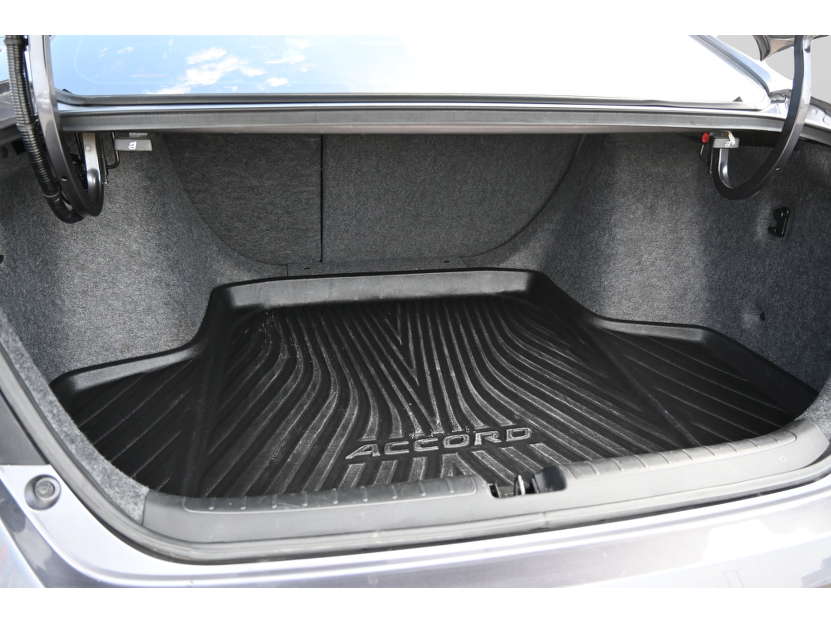 Used 2018 Honda Accord EX-L image 12