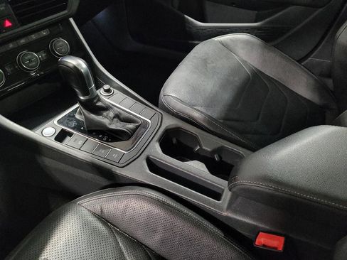 Used 2019 Volkswagen Jetta SEL Premium FWD image 26