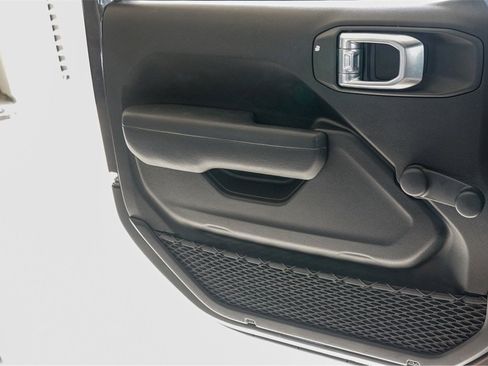 Used 2024 Jeep Gladiator Sport image 19