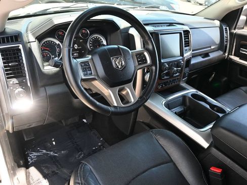 Used 2017 RAM 1500 Laramie w/ Convenience Group AWD/4WD image 9