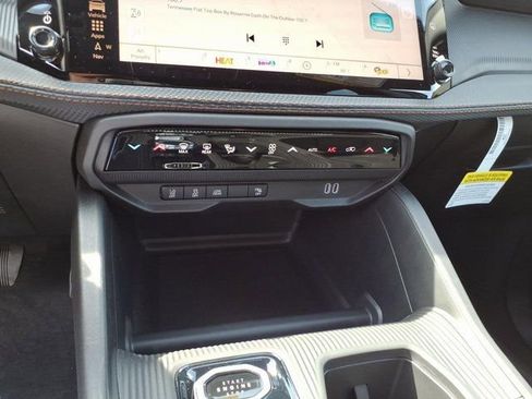 New 2026 Jeep Cherokee Overland image 12