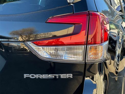 Used 2023 Subaru Forester Premium image 7