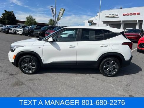 Used 2024 Kia Seltos LX AWD/4WD image 2
