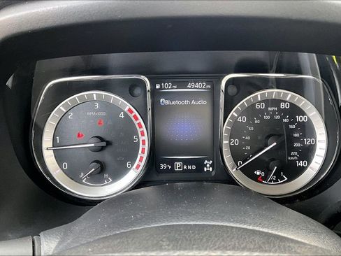 Used 2017 Nissan Titan SV image 17