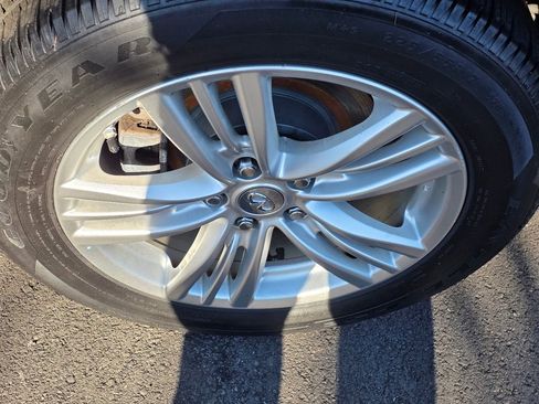 Used 2015 INFINITI Q40 AWD w/ Navigation Package image 10