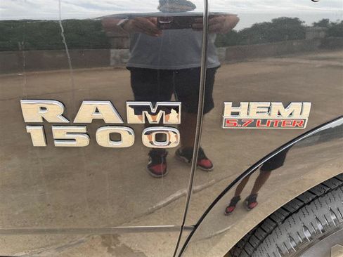 Used 2018 RAM 1500 Laramie AWD/4WD image 17