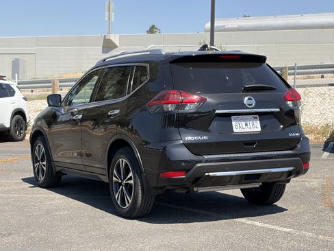 Used 2019 Nissan Rogue SV w/ Sun & Sound Touring Package AWD/4WD image 5