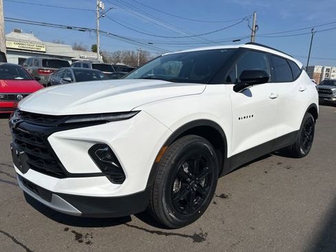 Used 2025 Chevrolet Blazer LT w/ Midnight/Sport Edition image 7