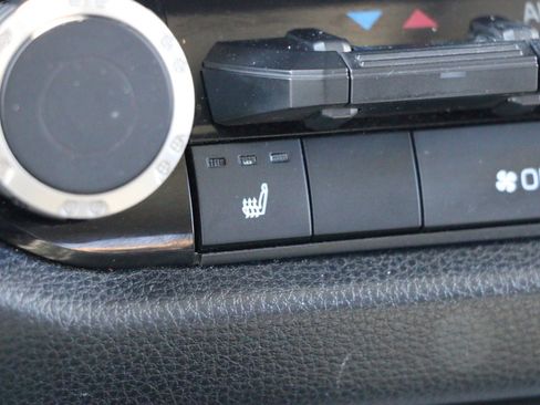 Used 2022 Toyota Tundra SR5 w/ SR5 Premium Package image 23