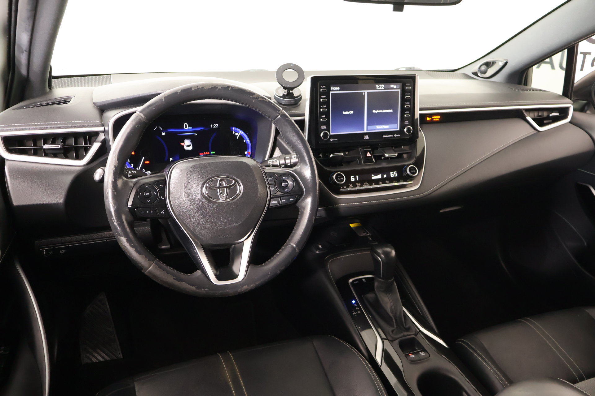 Used 2019 Toyota Corolla XSE FWD image 2