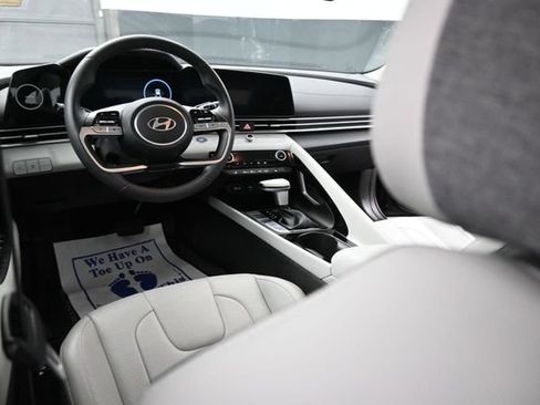 Used 2024 Hyundai Elantra Limited FWD image 26