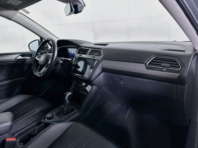 Certified 2024 Volkswagen Tiguan SE AWD/4WD image 29