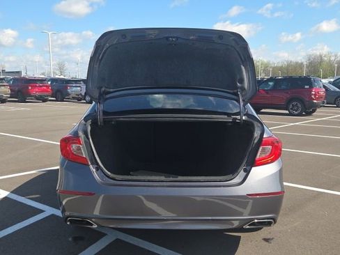 Used 2018 Honda Accord Sport image 10