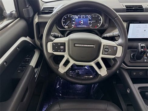 Certified 2023 Land Rover Defender 110 SE image 25