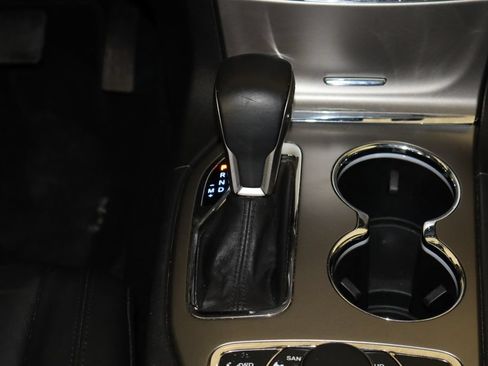 Used 2020 Jeep Grand Cherokee Limited AWD/4WD image 28