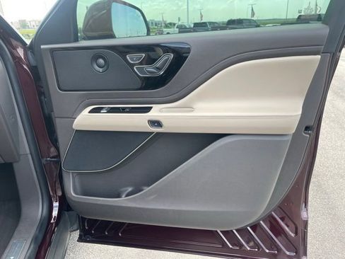 Used 2022 Lincoln Aviator Reserve image 13