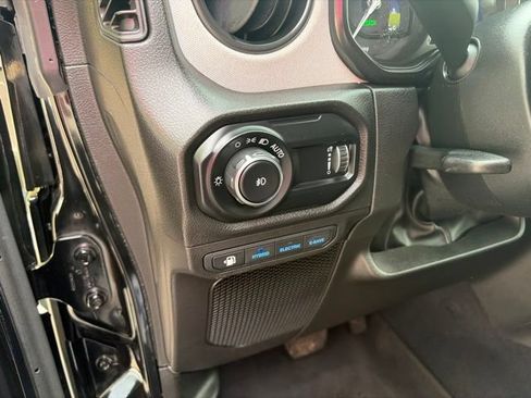 Used 2024 Jeep Wrangler Unlimited w/ Convenience Group AWD/4WD image 21