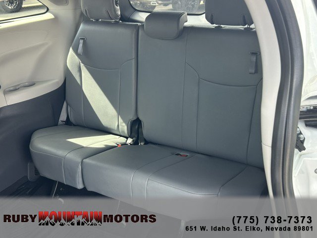 Used 2022 Toyota Sienna Limited AWD/4WD image 21
