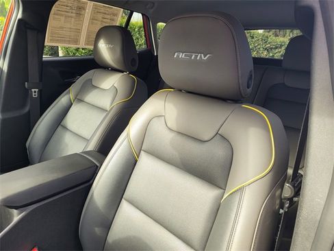 Used 2024 Chevrolet Trax ACTIV w/ Sunroof Package image 13