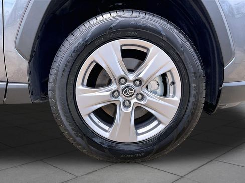 Used 2025 Toyota RAV4 XLE FWD image 11
