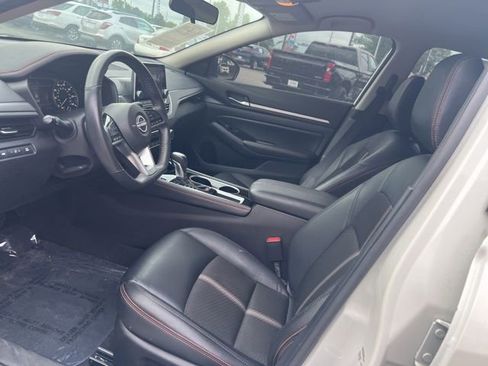 Used 2024 Nissan Altima 2.5 SR FWD image 11