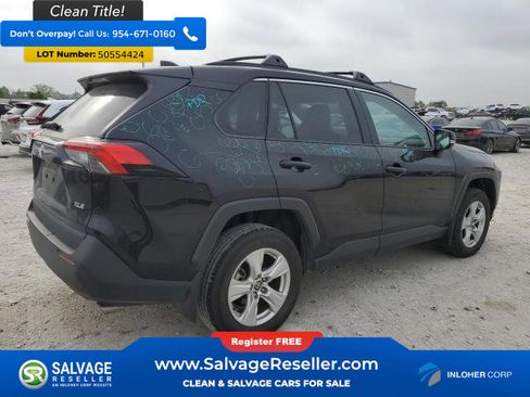 Used 2021 Toyota RAV4 XLE w/ Convenience Package image 4