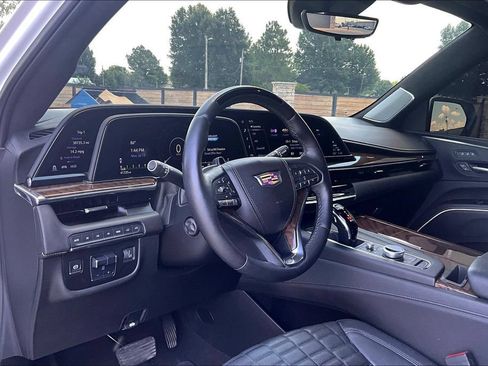 Used 2024 Cadillac Escalade Sport Platinum w/ LPO, ONYX Package AWD/4WD image 13