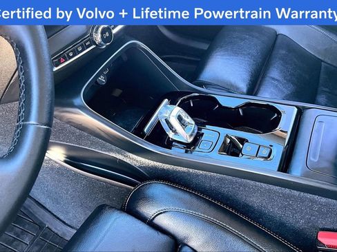 Certified 2024 Volvo XC40 B5 Plus image 19
