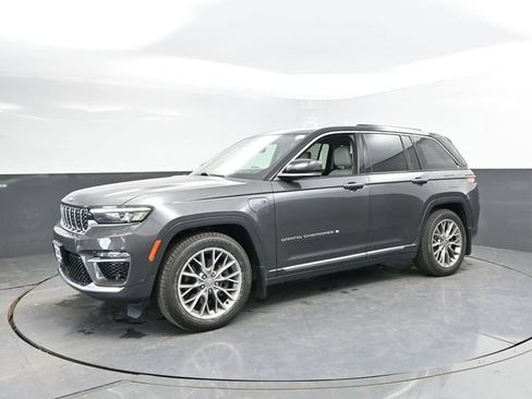 Used 2022 Jeep Grand Cherokee Summit w/ MOPAR Finishing Package AWD/4WD image 9
