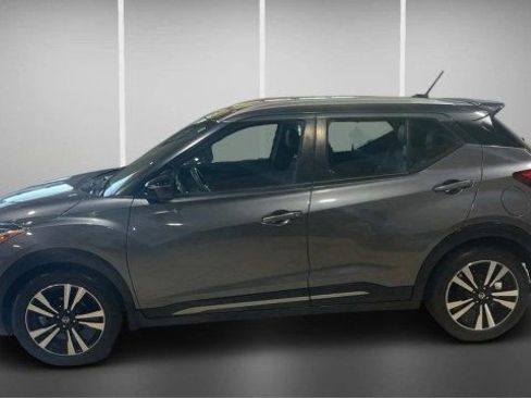 Used 2020 Nissan Kicks SR w/ SR Premium Package FWD image 12