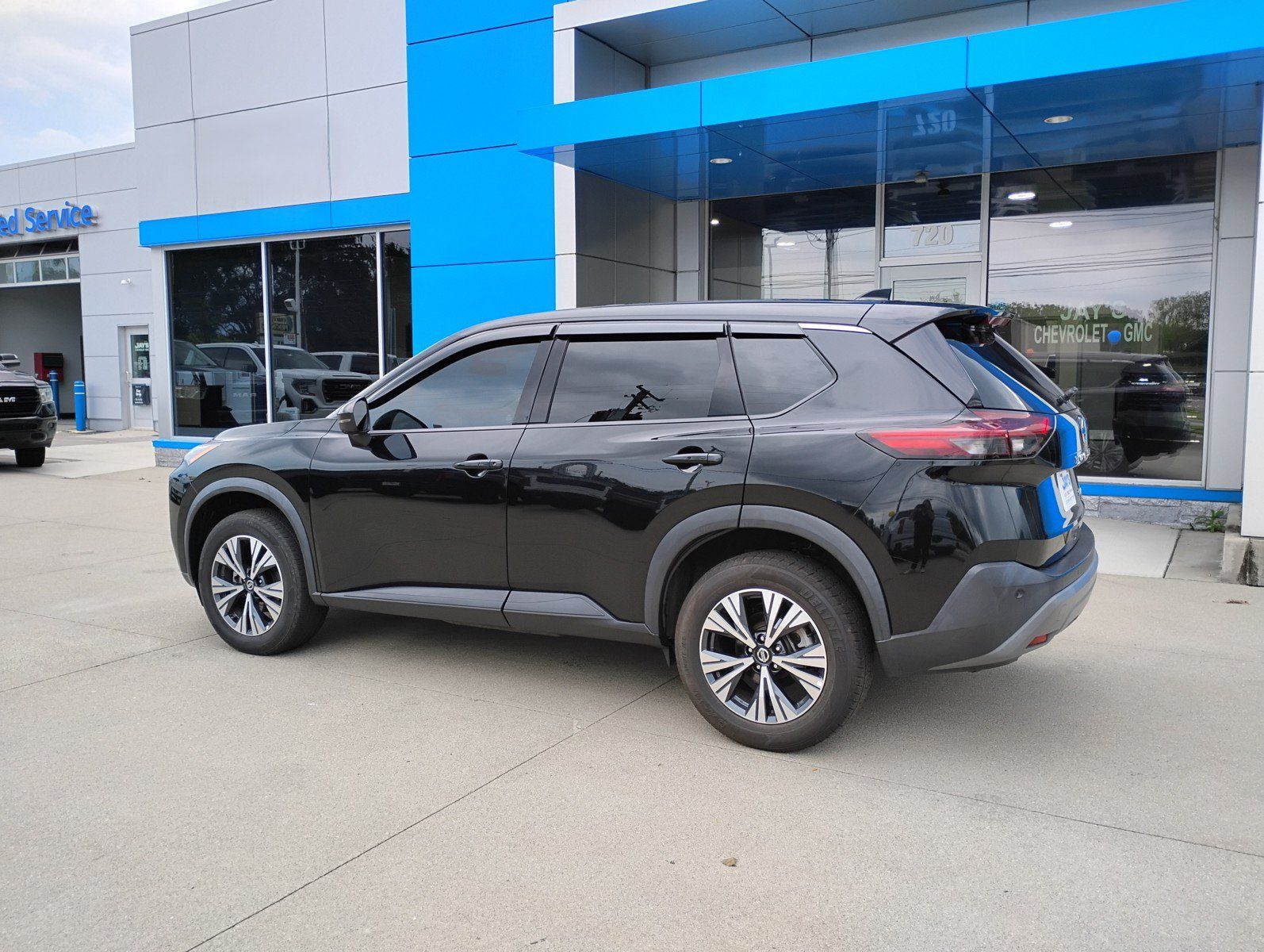 Used 2021 Nissan Rogue SV AWD/4WD image 11