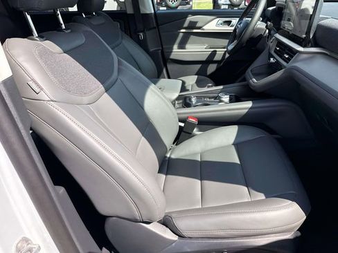 New 2026 Ford Explorer Active RWD image 13