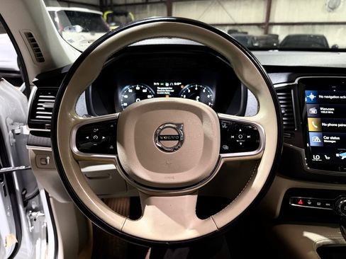 Used 2020 Volvo XC90 T5 Momentum w/ Protection Package Premier FWD image 30