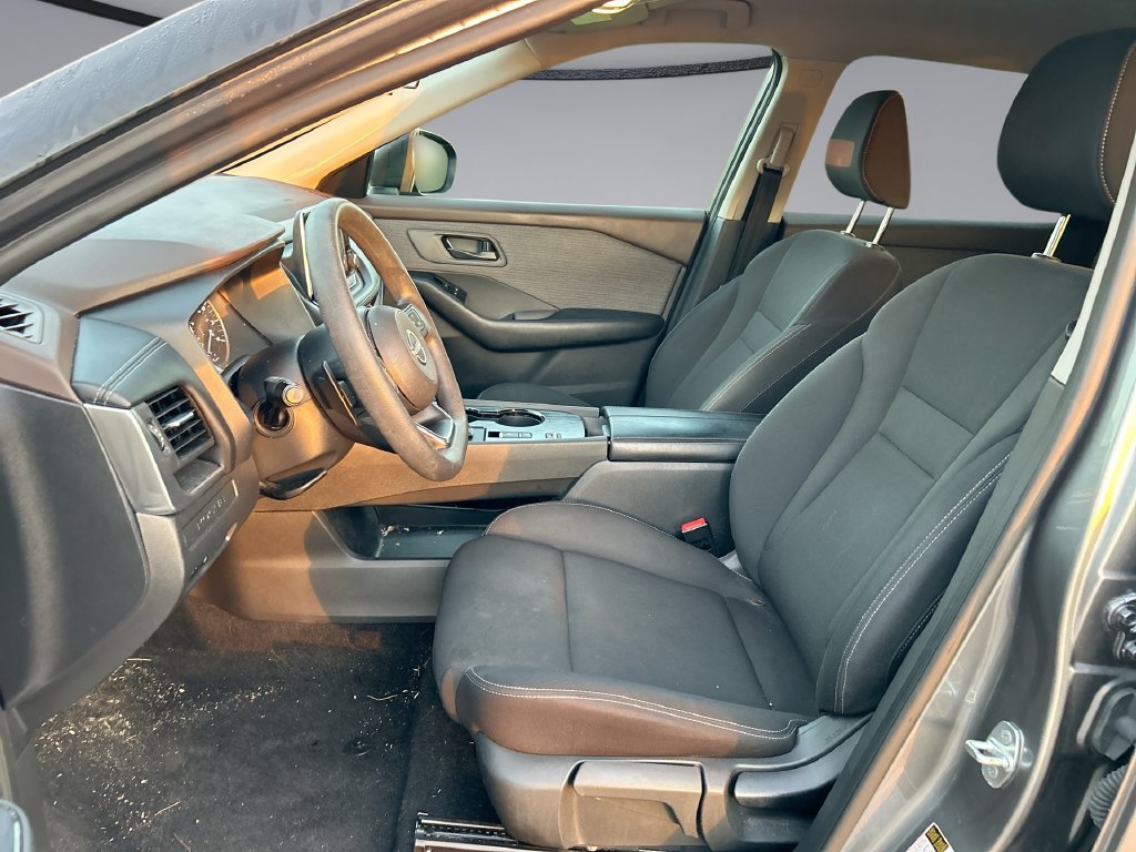 Used 2023 Nissan Rogue S FWD image 11