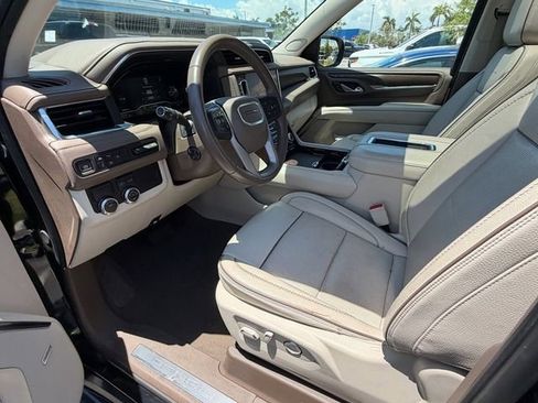 Used 2024 GMC Yukon XL Denali RWD image 9