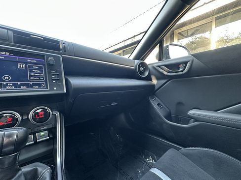 Used 2025 Toyota GR86 Premium w/ Performance Package RWD image 18