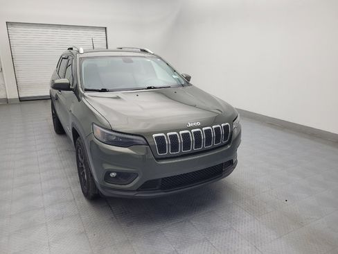 Used 2019 Jeep Cherokee Latitude Plus w/ Cold Weather Group AWD/4WD image 14