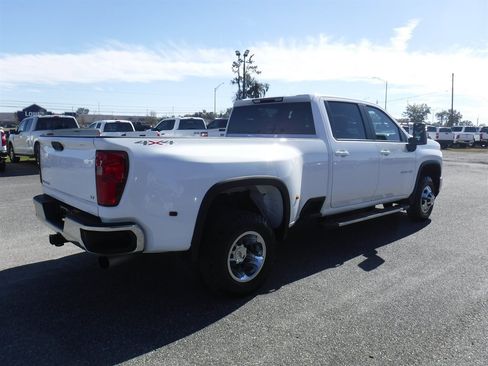 Used 2024 Chevrolet Silverado 3500 LT image 3