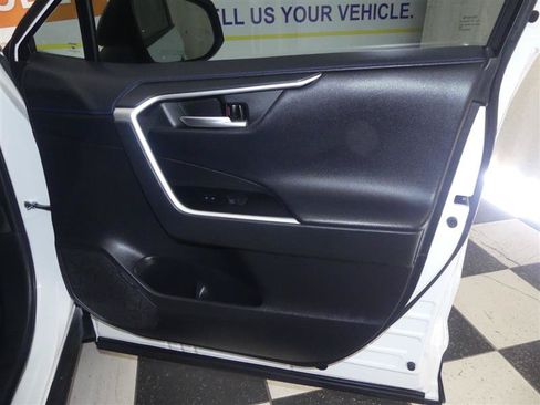 Used 2023 Toyota RAV4 XSE AWD/4WD image 23