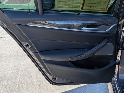 Used 2023 BMW M550i xDrive M550i xDrive w/ Executive Package image 19