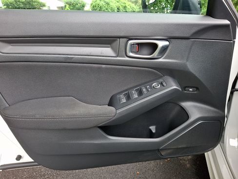 Used 2023 Honda Civic Sport image 12