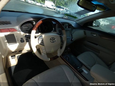 Used 2011 Toyota Avalon Limited image 36