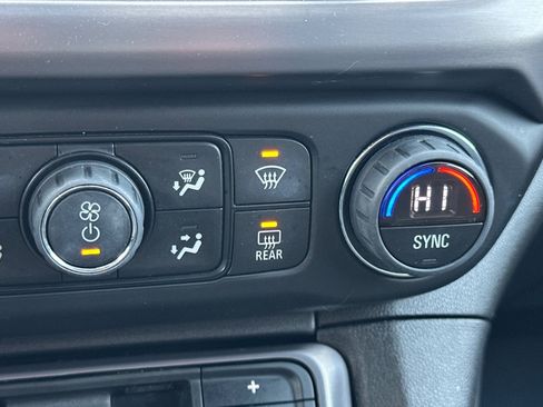 Used 2022 GMC Acadia AT4 w/ Technology Package image 31