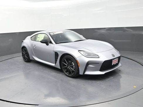 New 2025 Toyota GR86 Premium RWD image 9