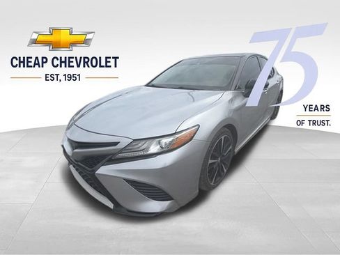 Used 2019 Toyota Camry XSE FWD image 2