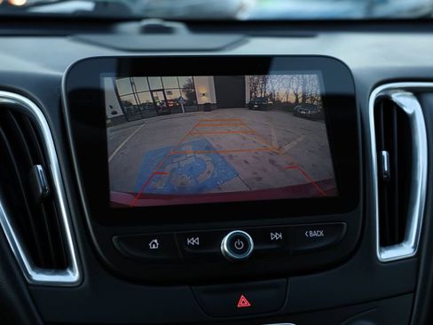 Used 2016 Chevrolet Malibu Hybrid w/ Leather Package image 39